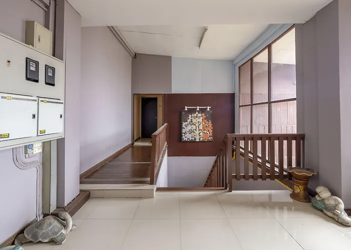 Oyo 1089 Baan Boran Hotel