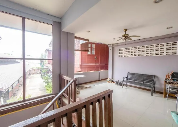 Oyo 1089 Baan Boran Hotel